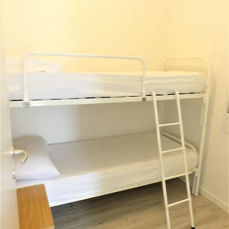 Bright Flat With Pool And Balcony ビビオーネ