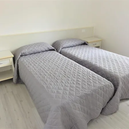 Bright Flat With Pool And Balcony