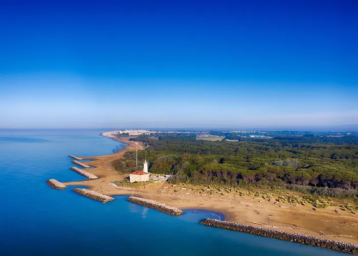 Bright Flat With Pool And Balcony