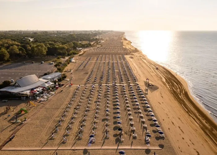 Daire Bright Flat With Pool And Balcony